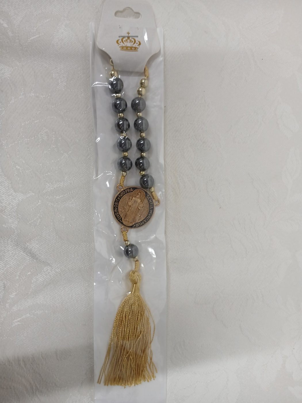 Dezena com borla dourada