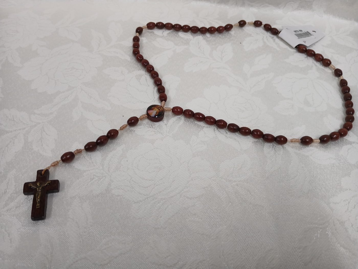 Terço de madeira com crucifixo