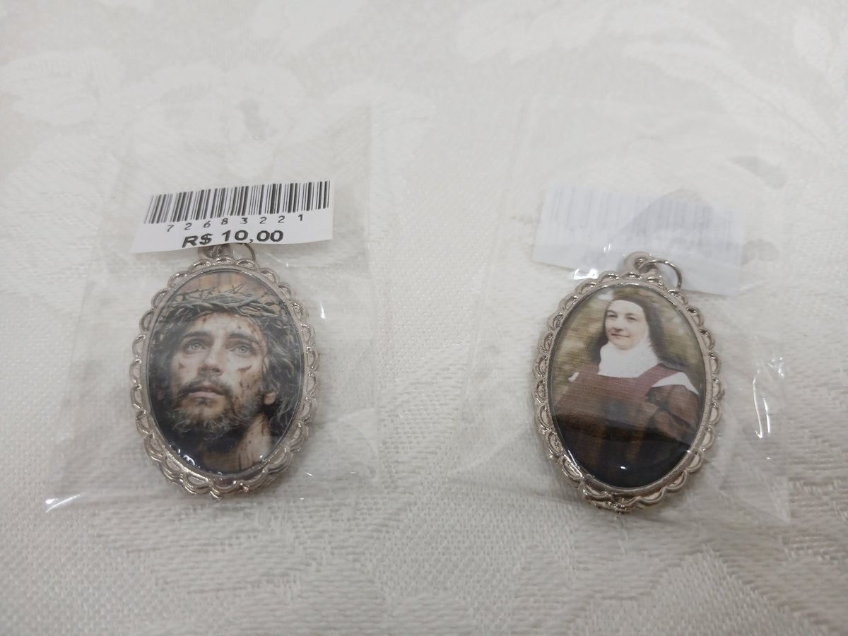 Chaveiros Sagrada Face e Madre Carminha