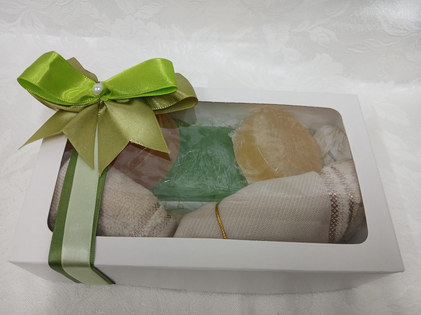 Kit toalha e sabonetes verde