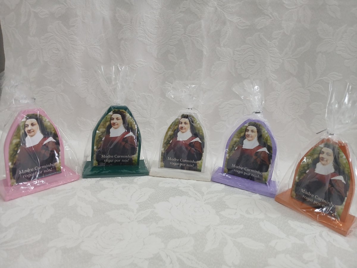 Adorno de mesa Madre Carminha